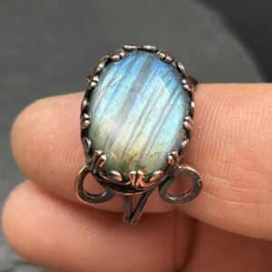 Mazigaul's Labradorite Streak Ring